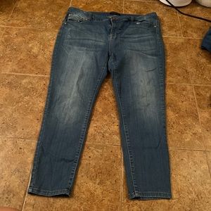 Super cute skinny jeans!! Size 20w